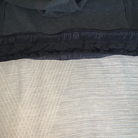 Lululemon - Picture 2 of 4
